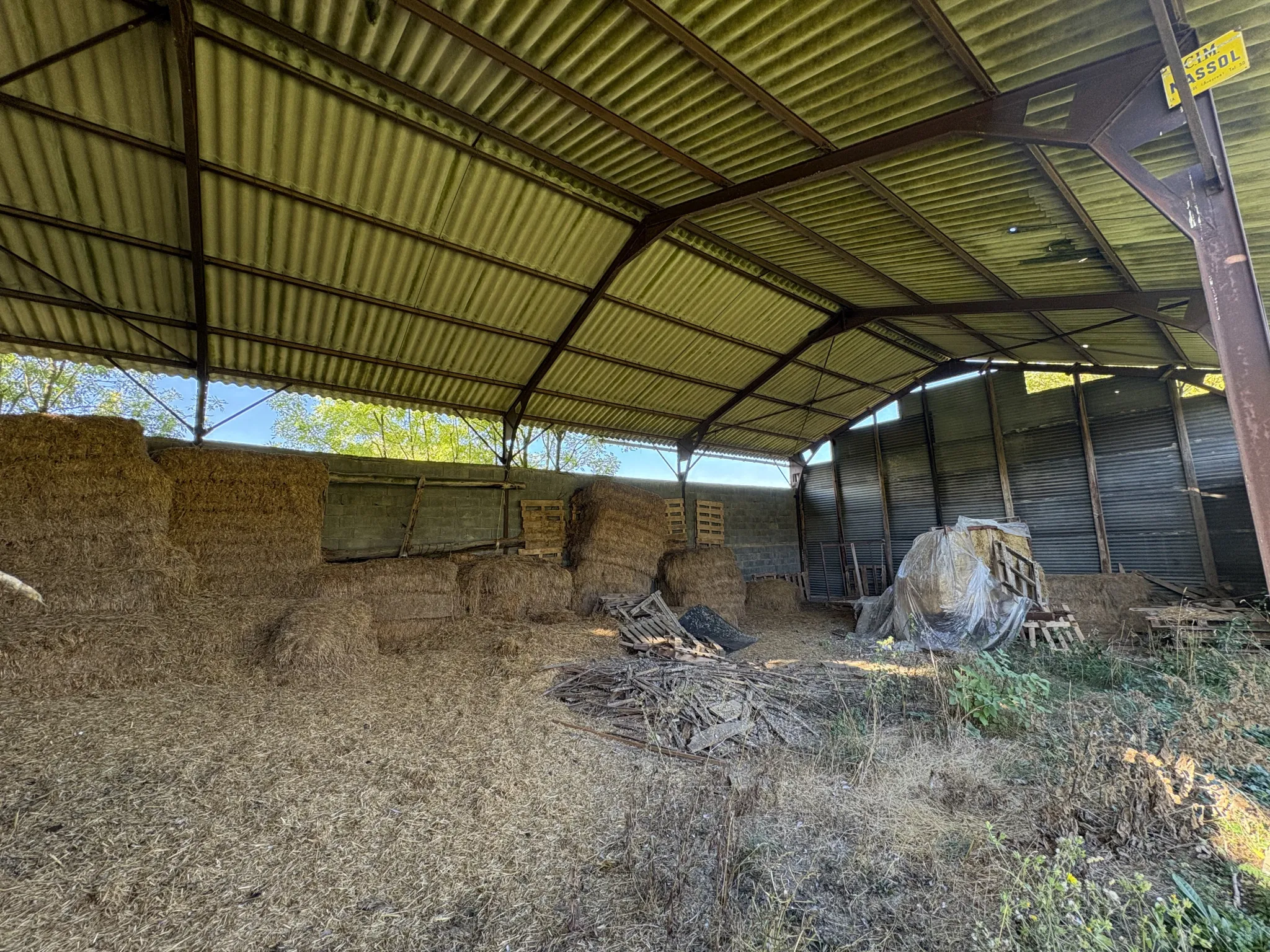 Vente bâtiment agricole à Saint Affrique – Terrain constructible de 3433 m² 