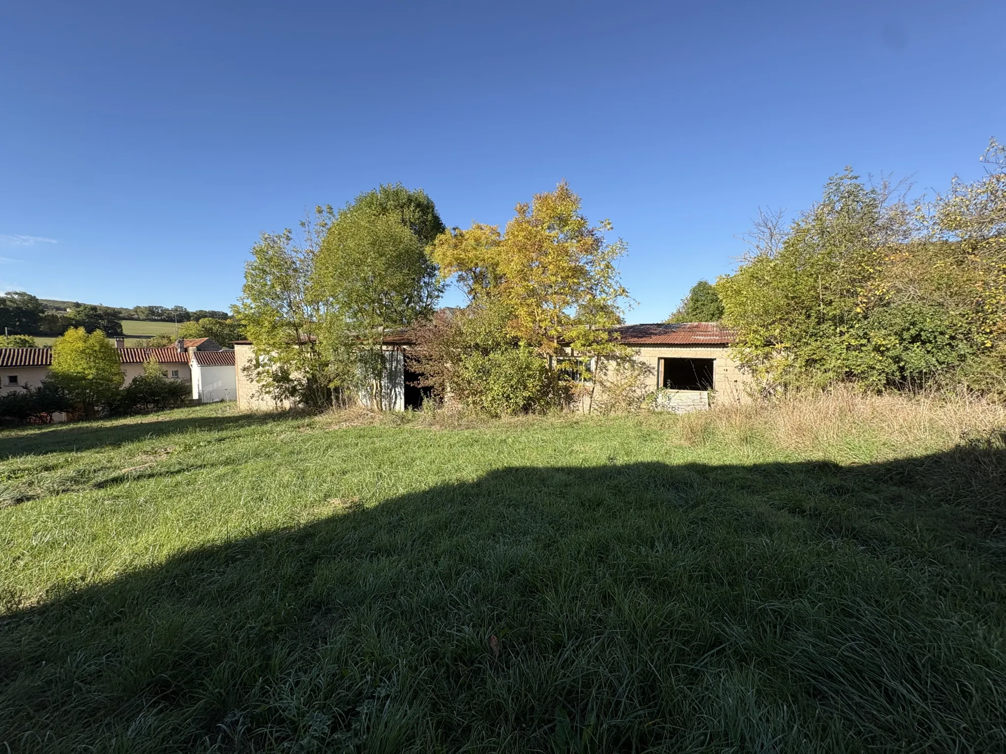 Vente bâtiment agricole à Saint Affrique – Terrain constructible de 3433 m² 
