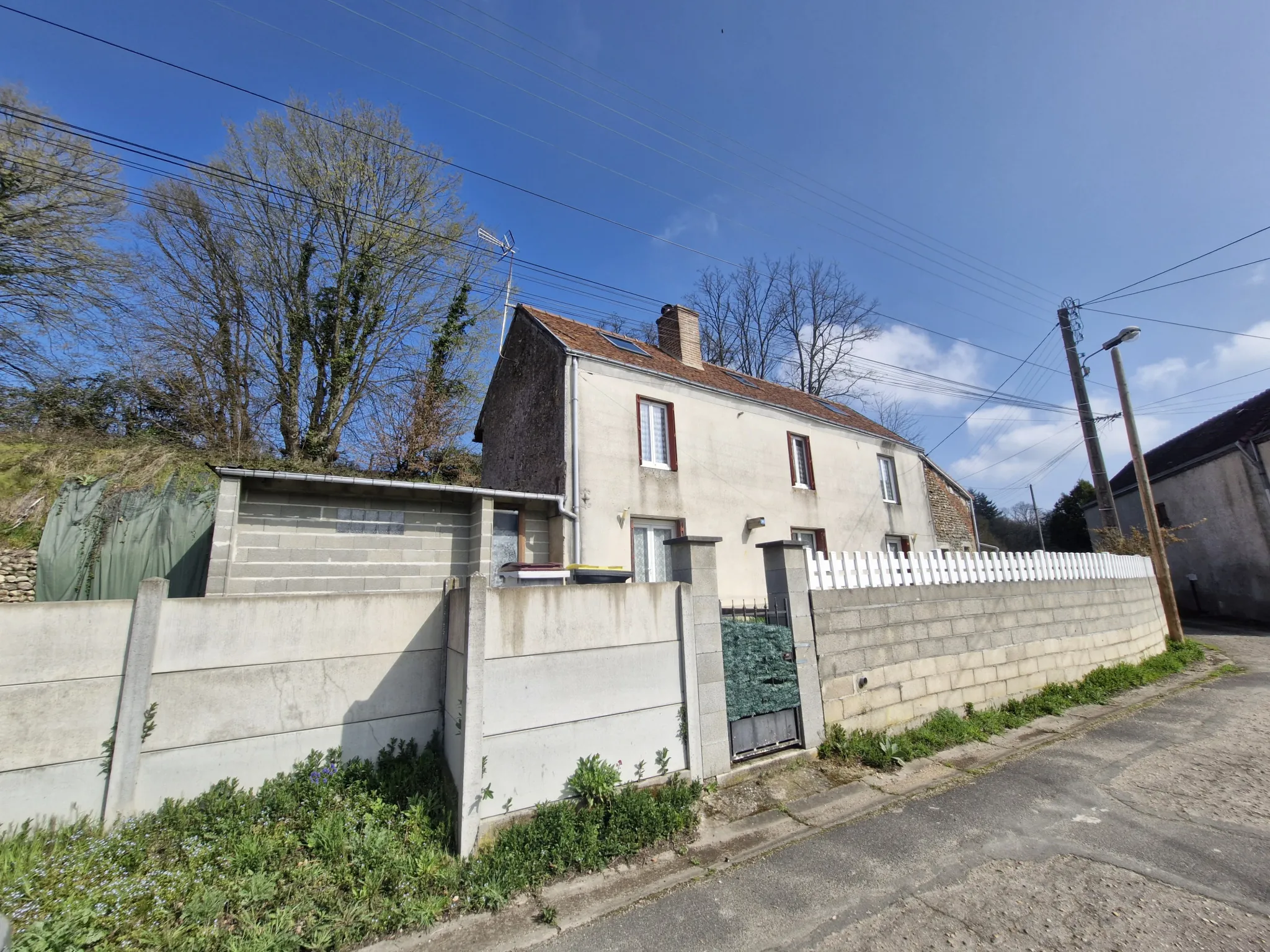 Maison familiale avec terrain à Morée, proche commodités