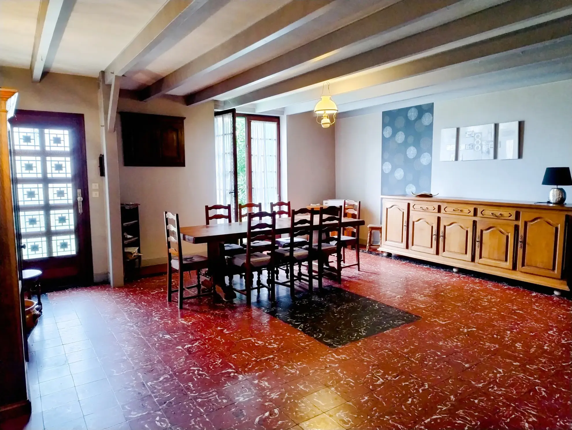 Maison de village de 136 m² avec dépendances et jardin à Soussac 