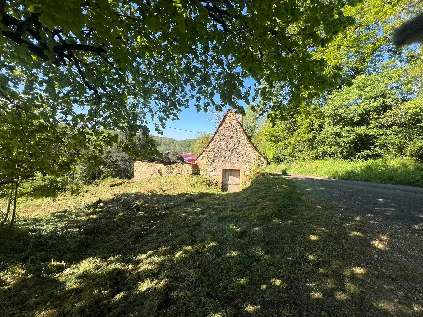 Corps de ferme à rénover près de Sarlat en Dordogne – Potentiel 180 m² 