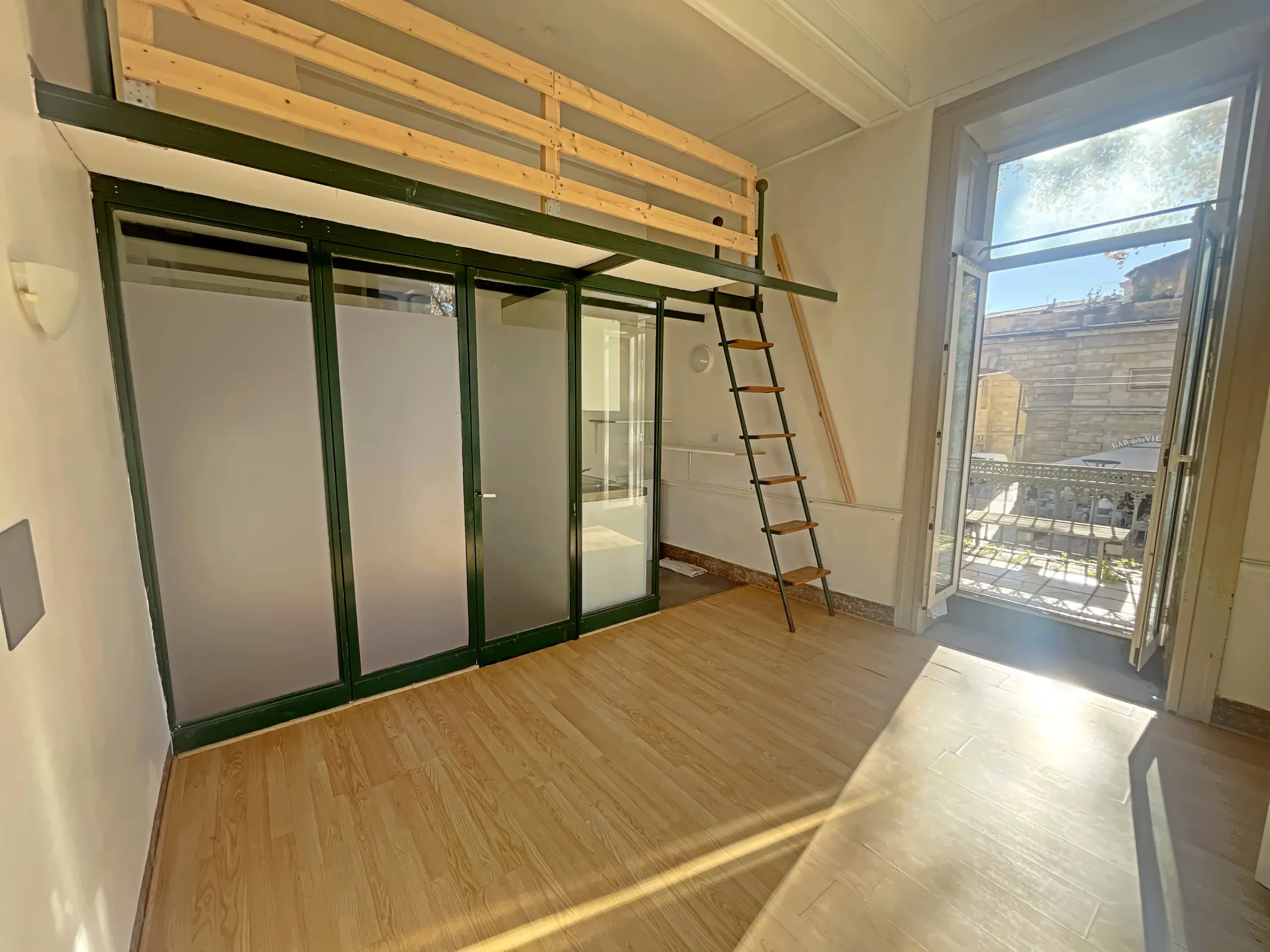 Studio avec terrasse à vendre à Montpellier, emplacement privilégié côté Écusson 