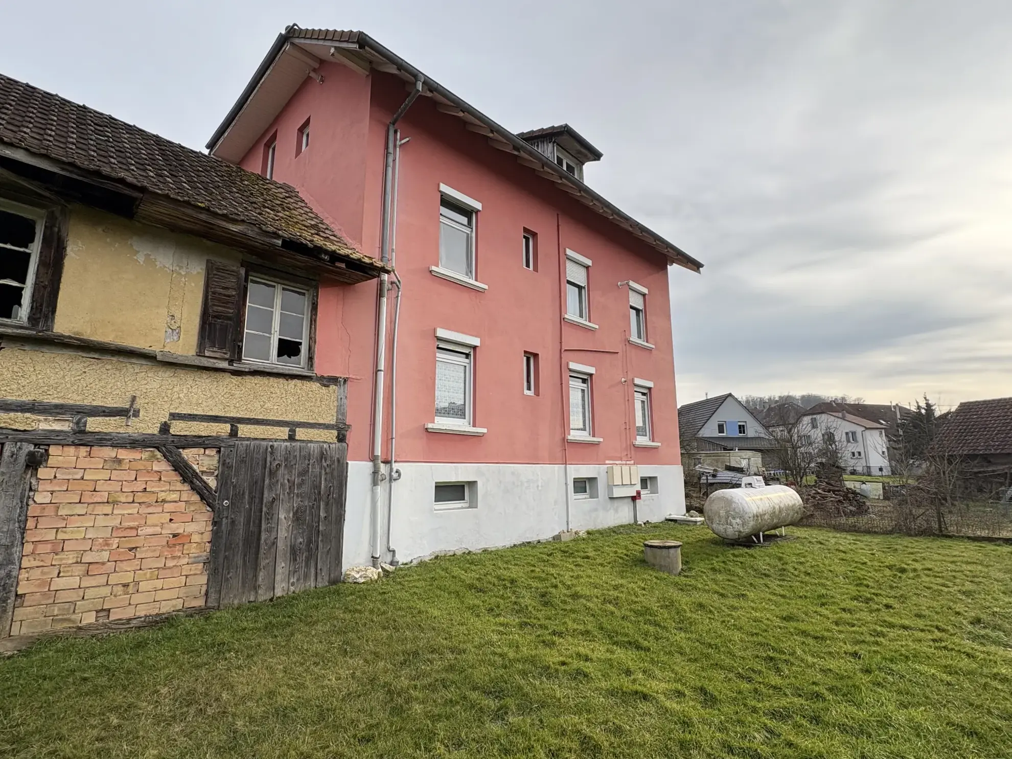 Immeuble de rapport à Pfetterhouse proche de la Suisse - Investissement rentable