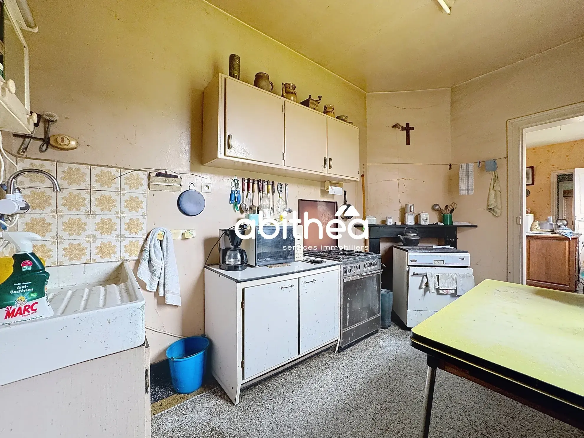 Corps de ferme à rénover avec dépendances et grand potentiel à Courcelles-le-Comte 