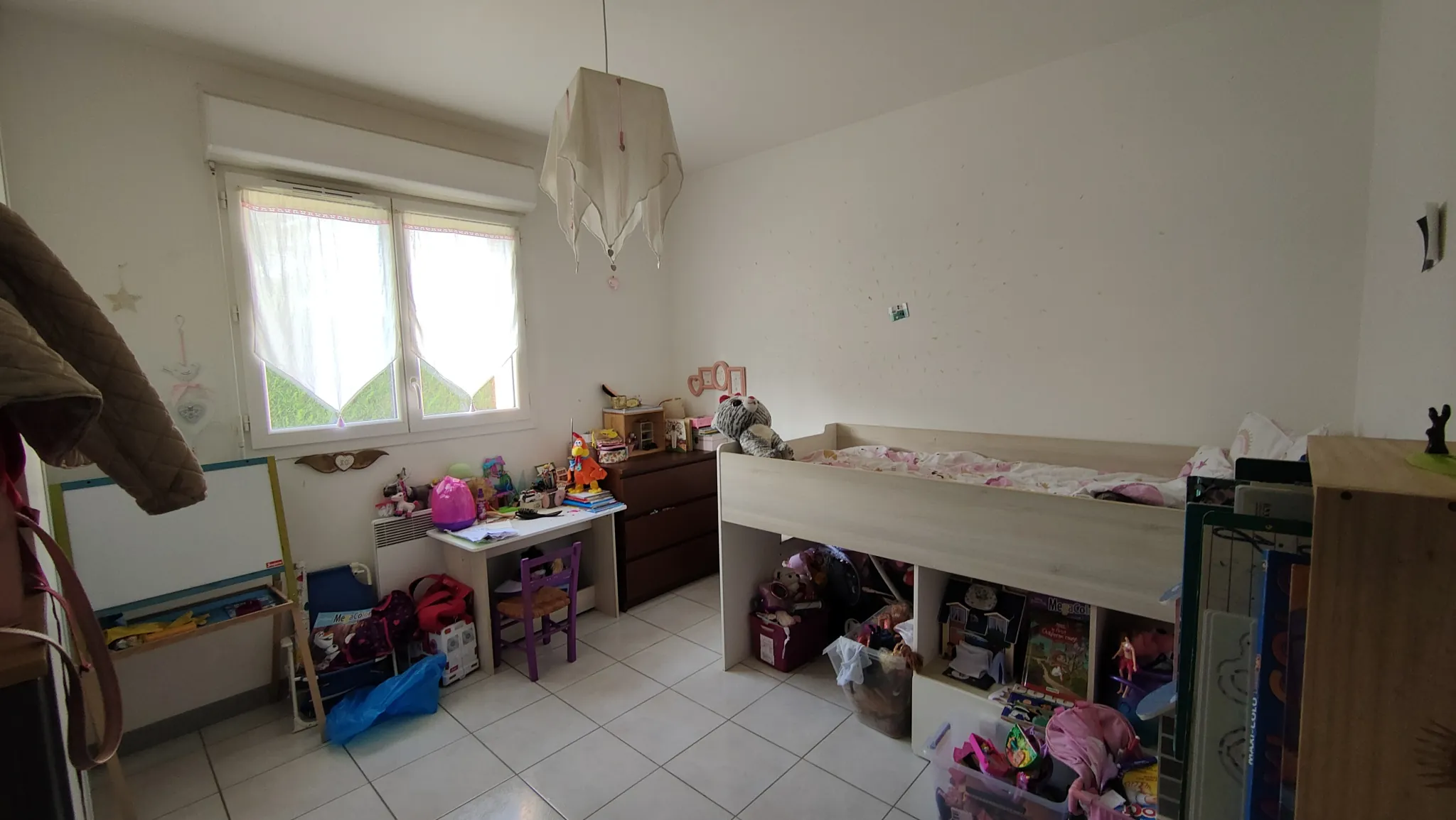 Maison contemporaine de 87 m² à Sauternes - 3 chambres, terrain clos, bon investissement 