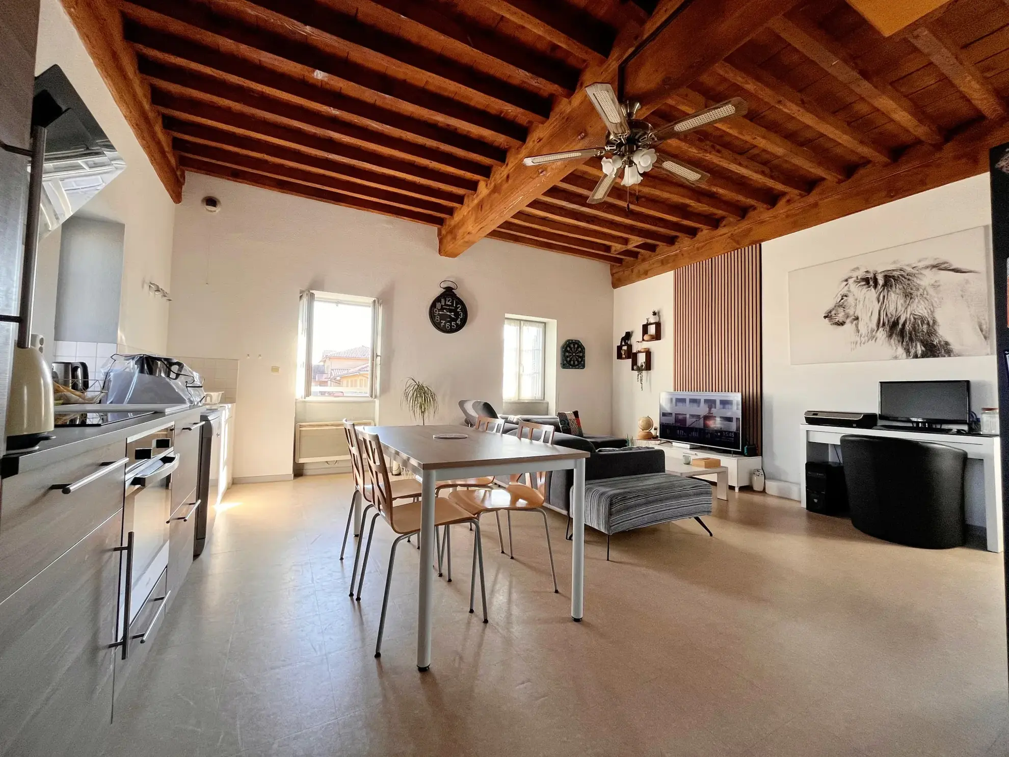 Bel appartement duplex de 117 m² avec stationnement à Jassans Riottier