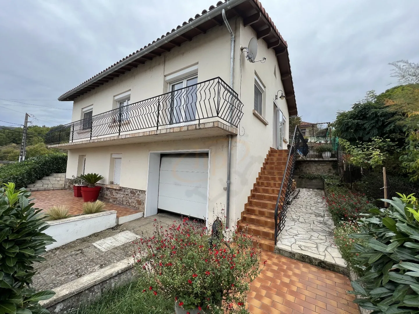 Maison à vendre de 86 m² avec terrain à Saint Rome de Cernon, proche Millau