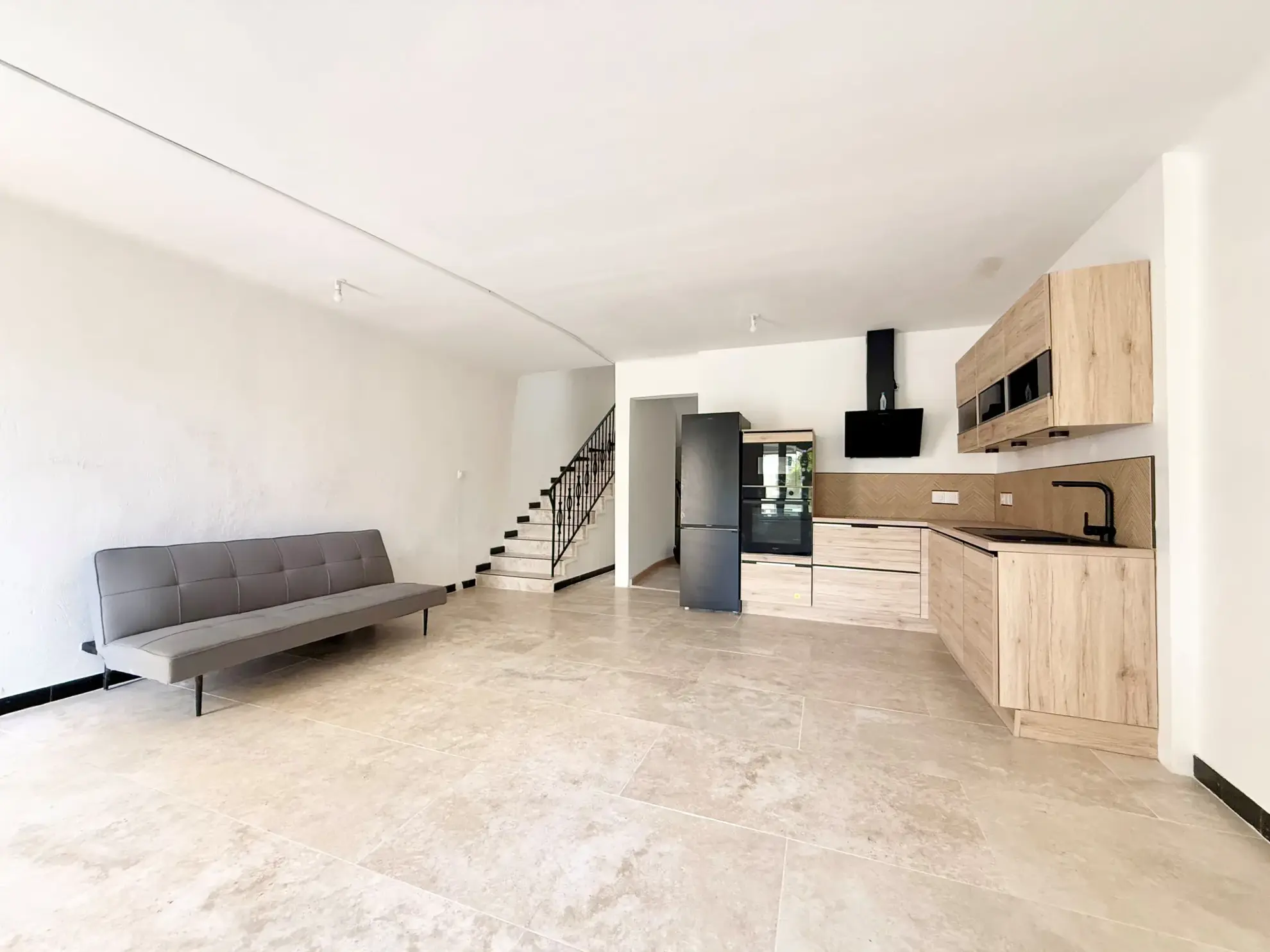 Maison de village rénovée à Generac avec 3 chambres, proche Nîmes et Montpellier