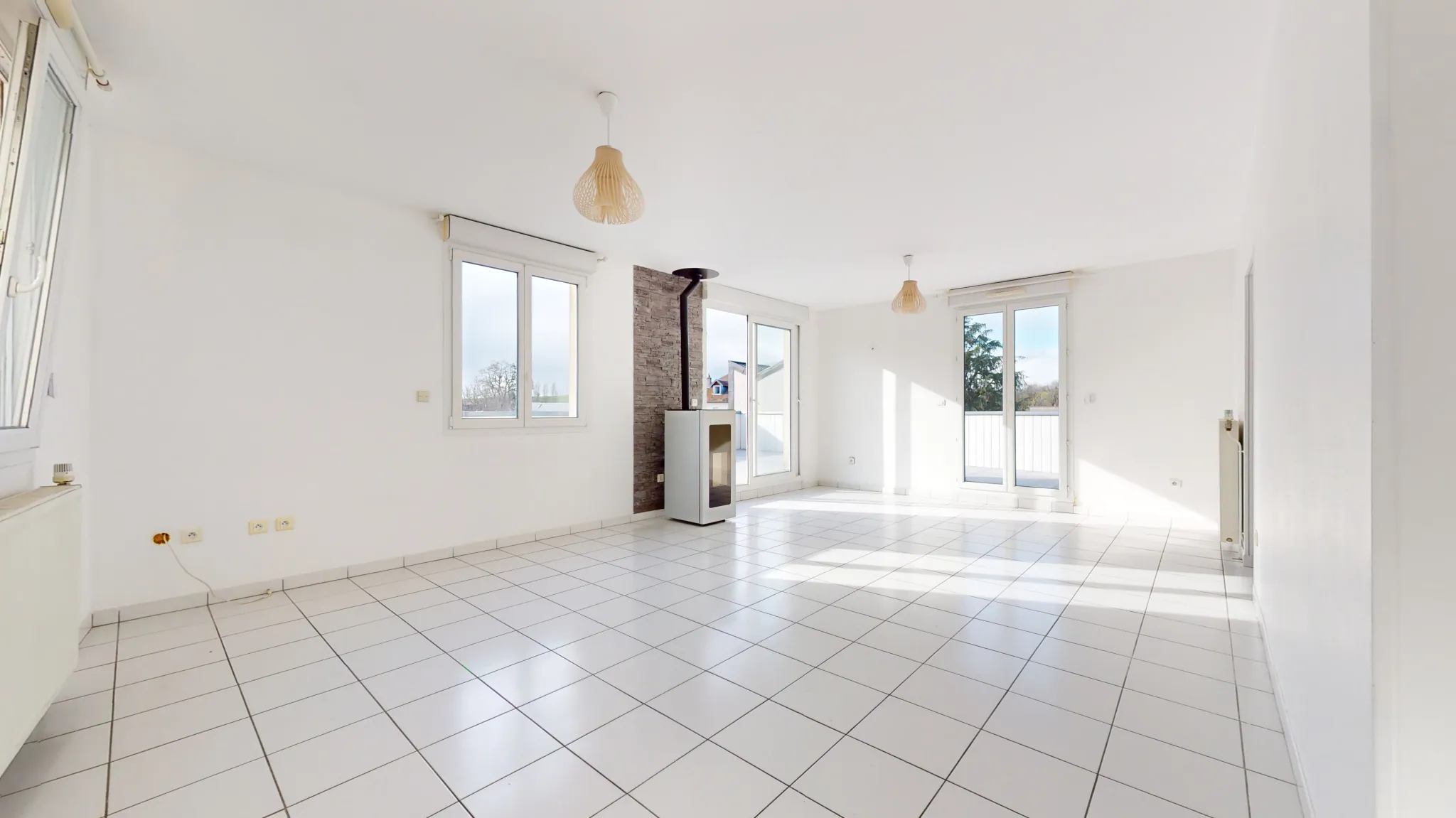Appartement duplex lumineux de 127 m² avec terrasse et garage à Saint-Vit 