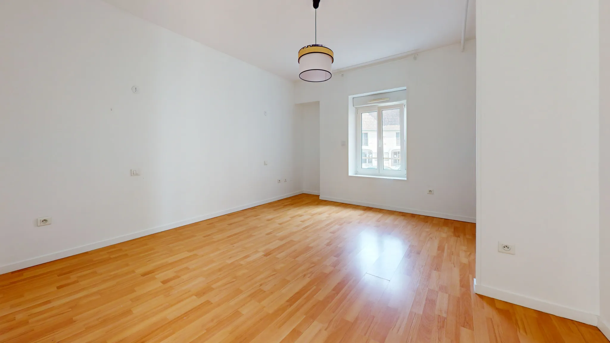 Appartement duplex lumineux de 127 m² avec terrasse et garage à Saint-Vit 
