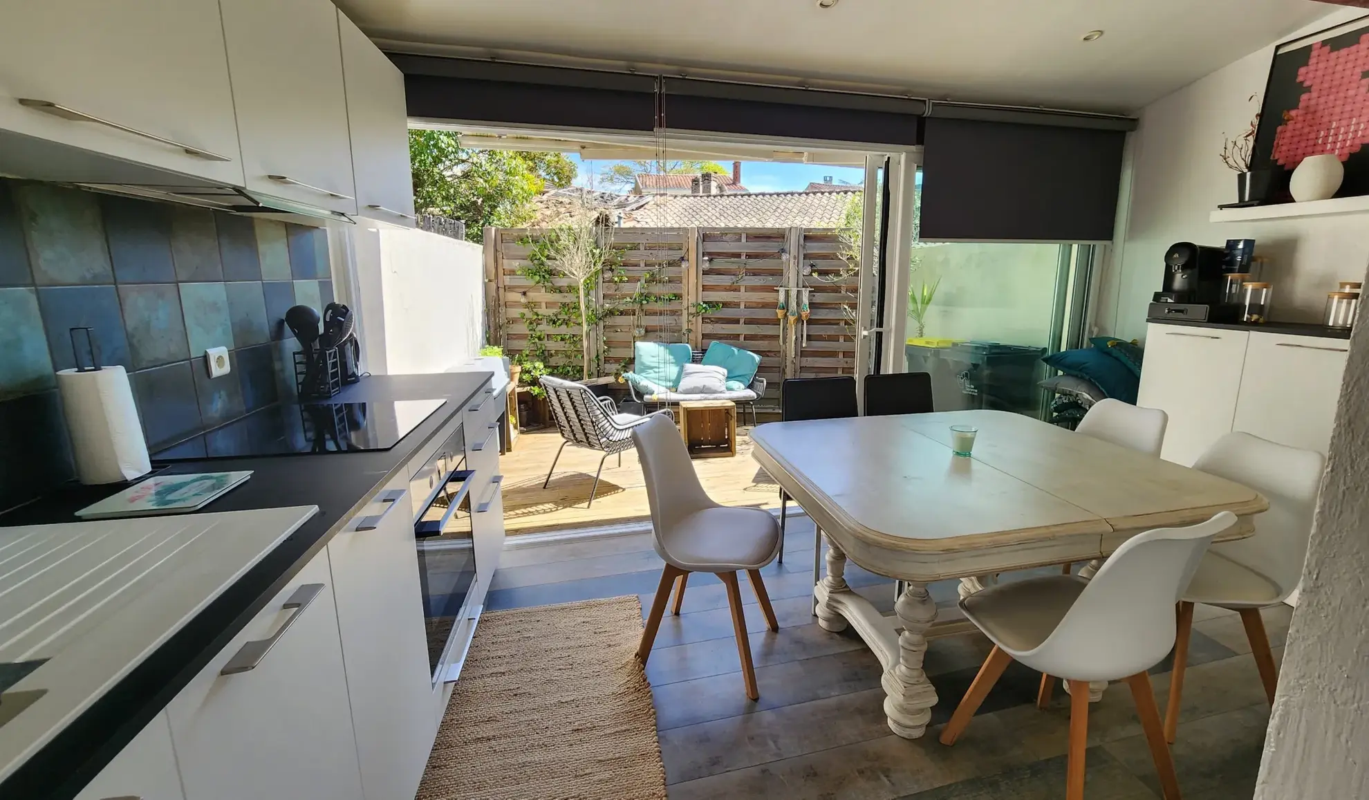 Maison de ville rénovée avec terrasse à Marmande, proche centre et gare