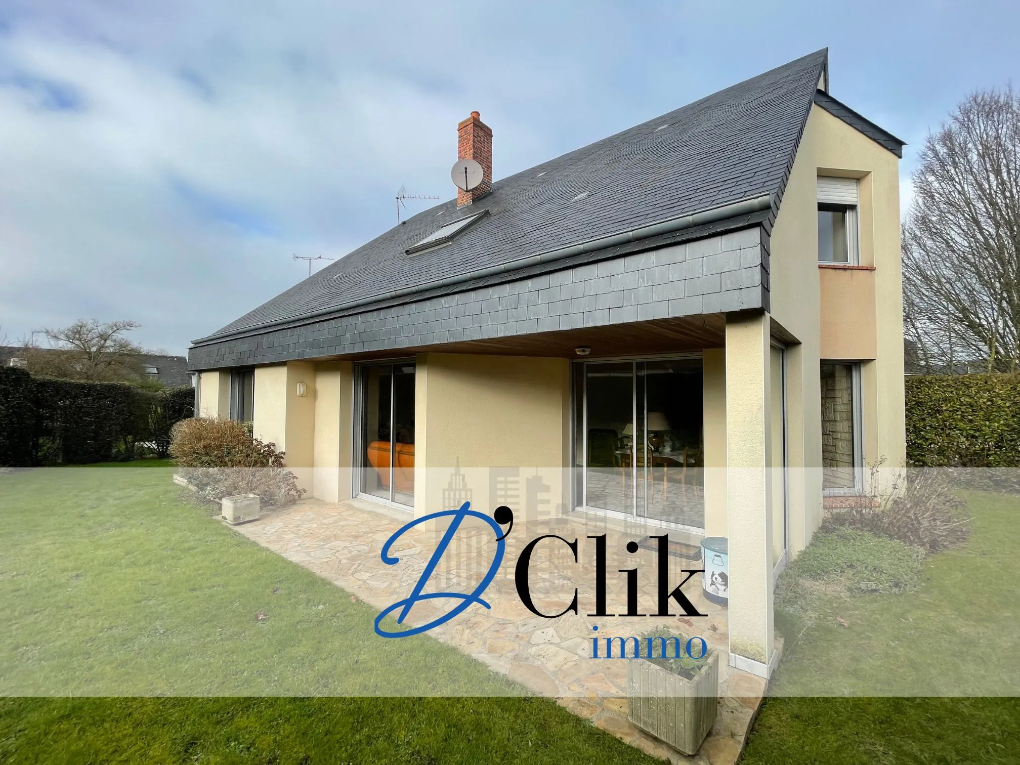 Magnifique maison d'architecte à vendre à Changé, 128 m² avec terrasse et jardin paisible