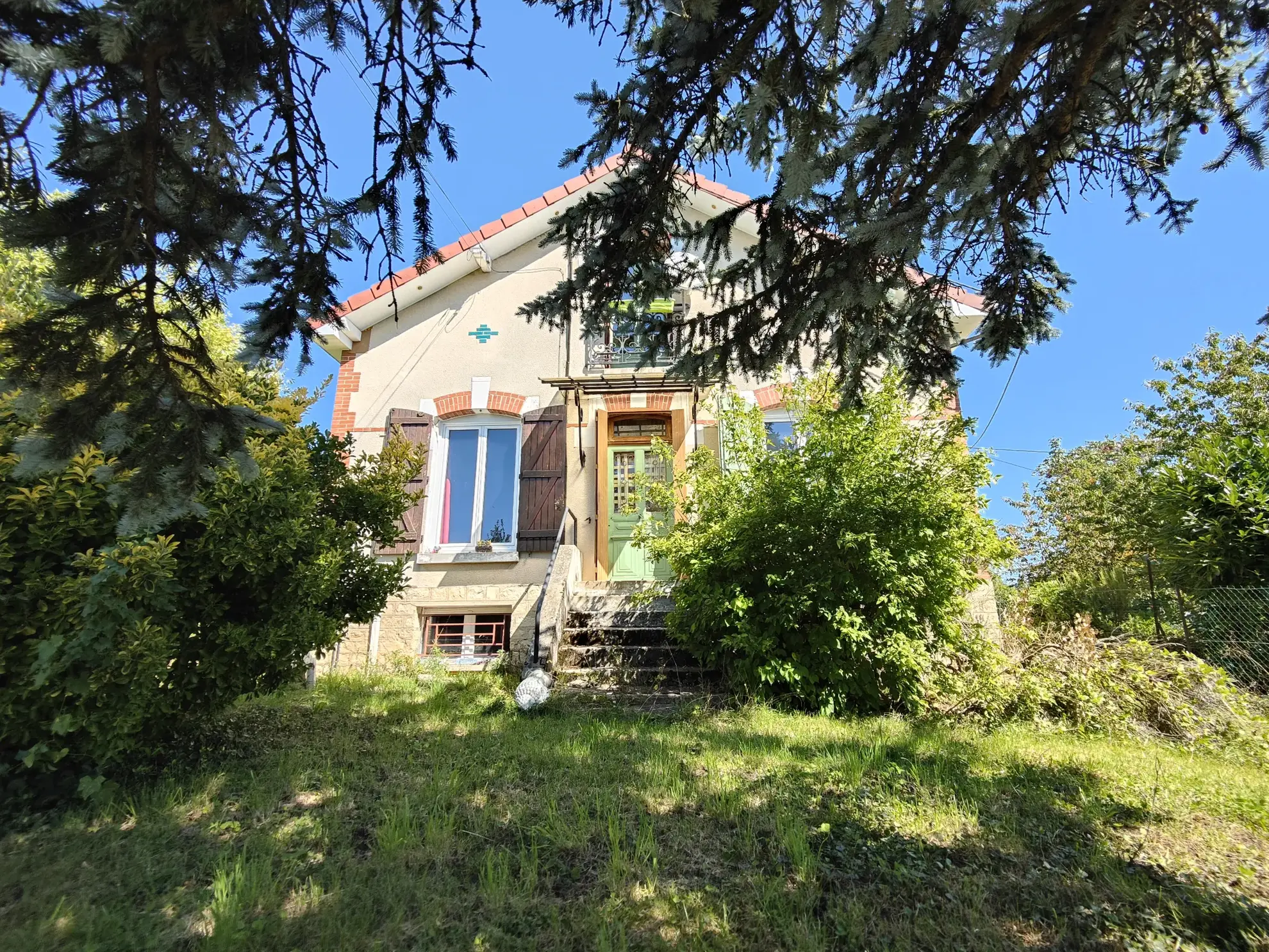 Maison à Migennes avec jardin, sous-sol et potentiel à découvrir