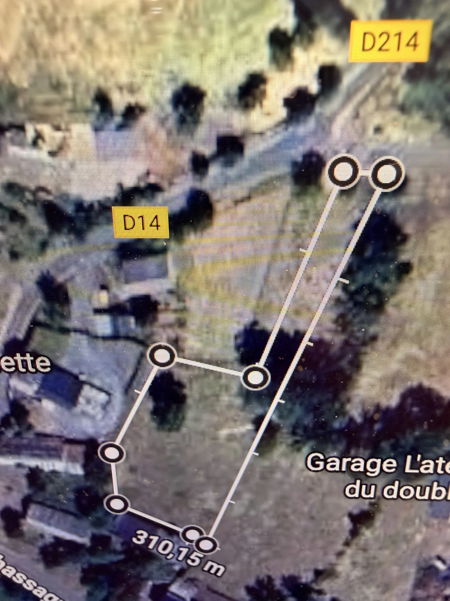 Terrain constructible de 2931 m² à Coltines - Vue dégagée, proximité Saint-Flour