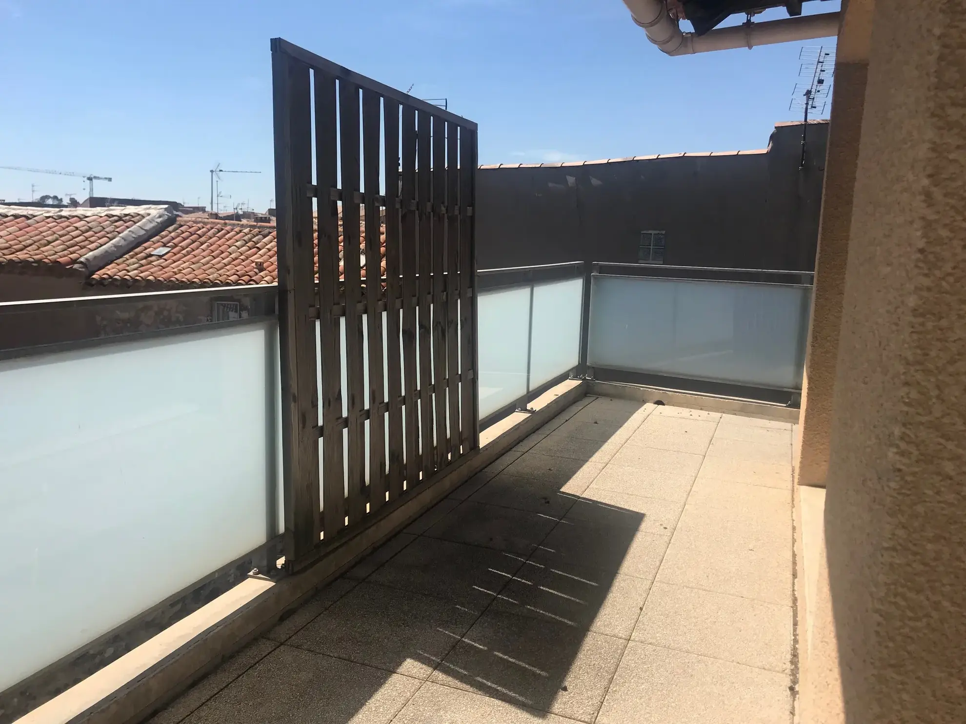 Appartement T3 rénové avec terrasses et garage à Marseillan