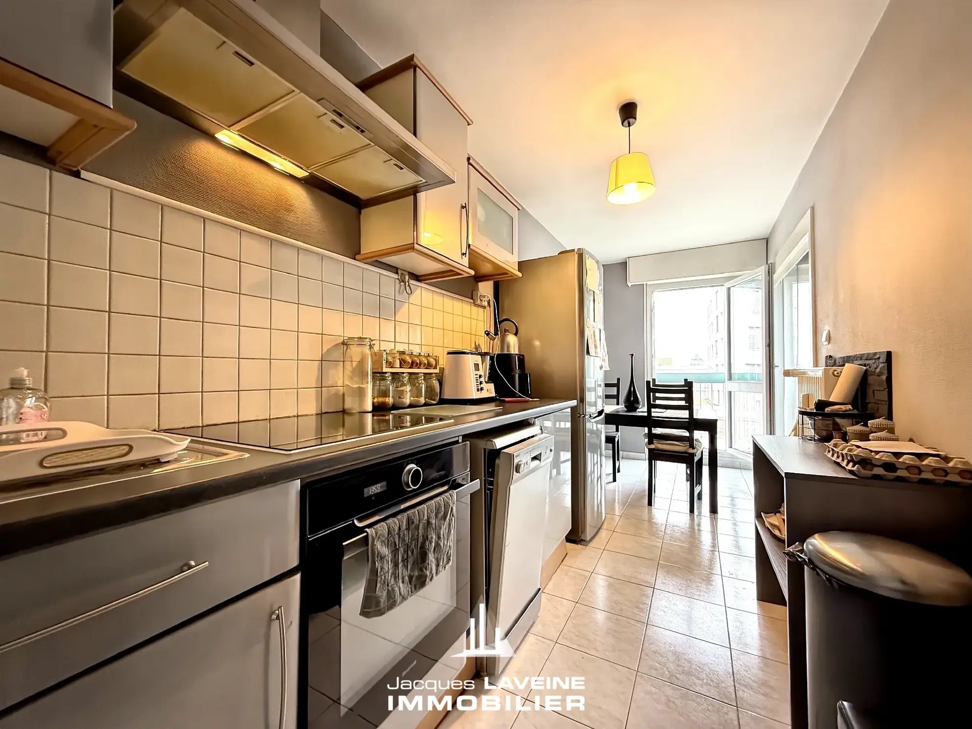 Bel appartement 2 pièces à Metz, dernier étage avec loggia et proximité gare 