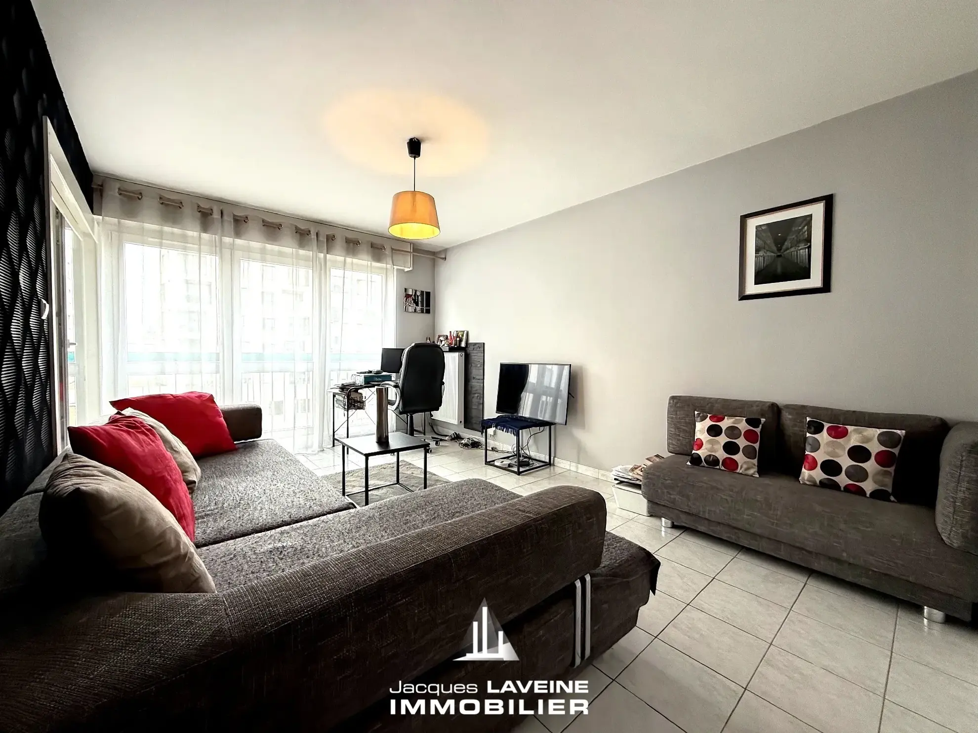 Bel appartement 2 pièces à Metz, dernier étage avec loggia et proximité gare 