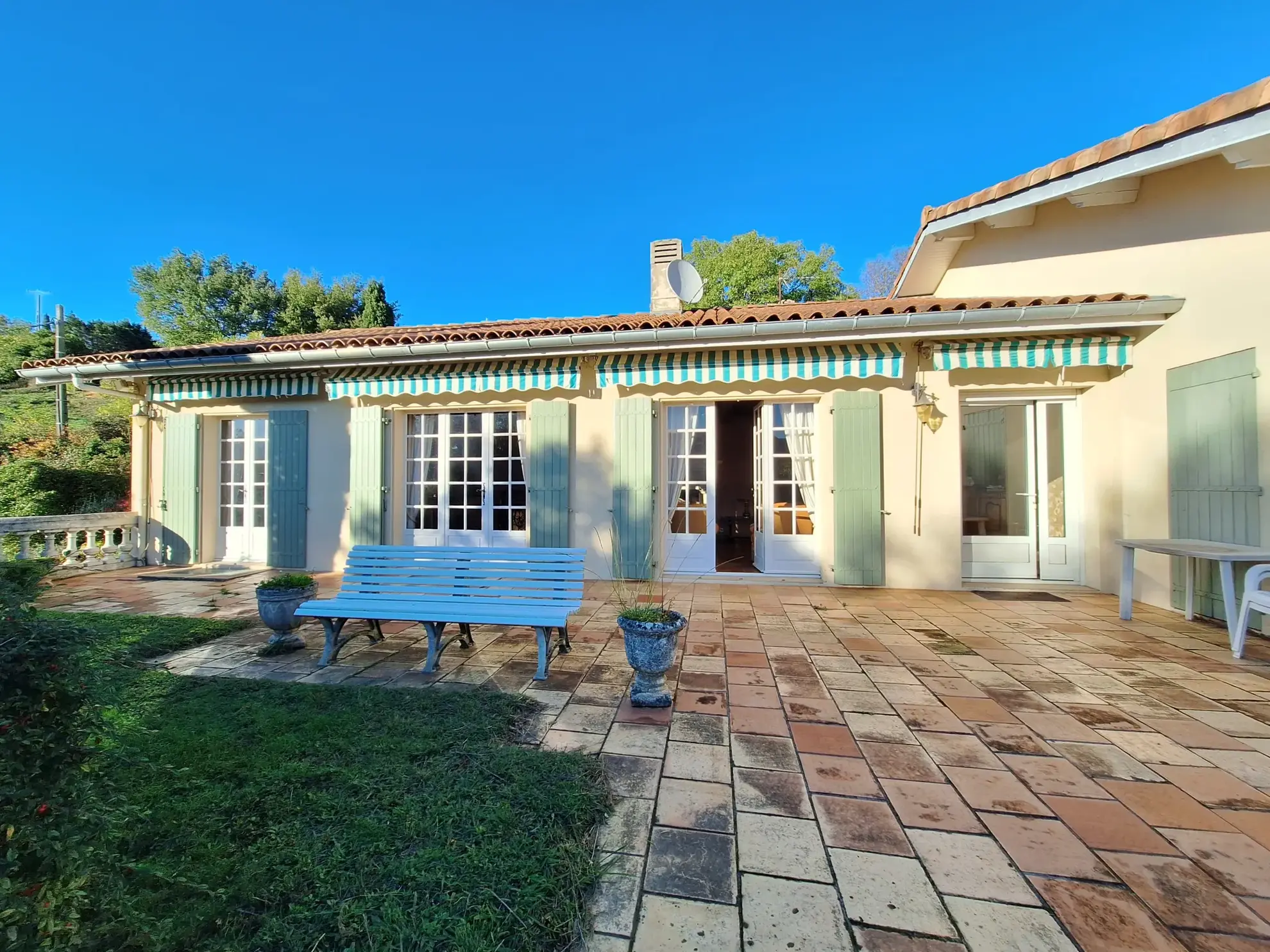 Villa avec vue montagne, sous-sol complet et jardin à Pont de l'Arn 