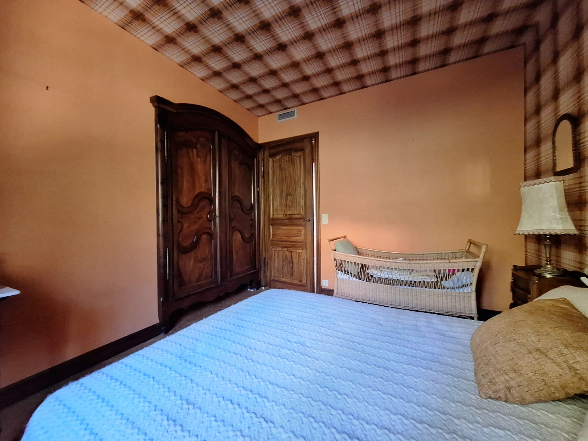 Villa avec vue montagne, sous-sol complet et jardin à Pont de l'Arn 