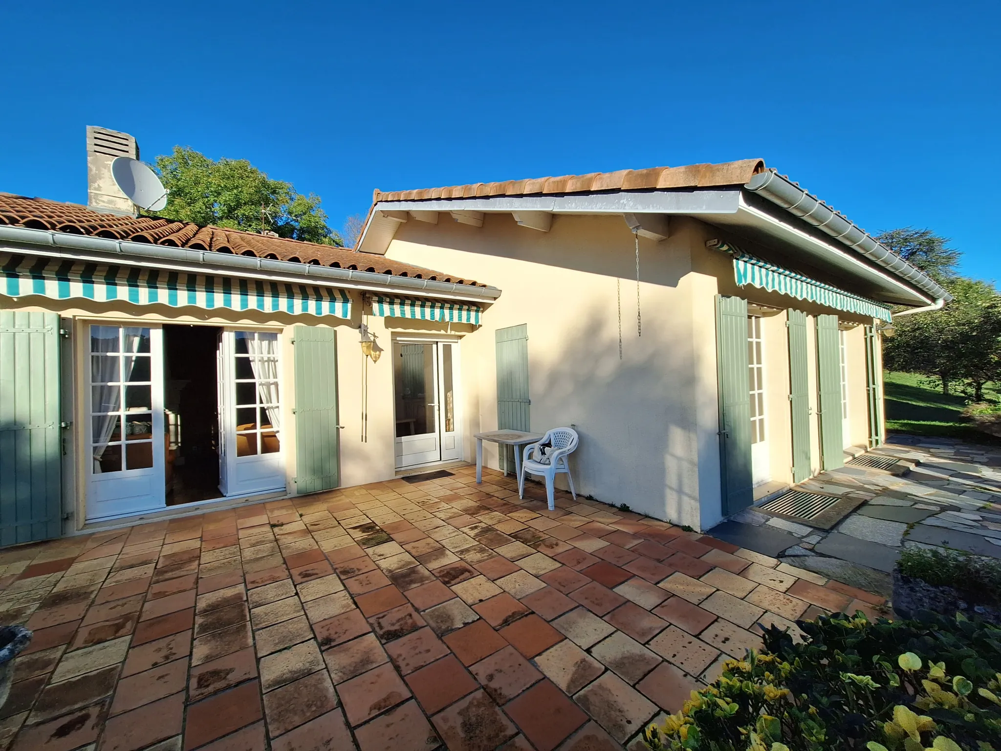 Villa avec vue montagne, sous-sol complet et jardin à Pont de l'Arn 