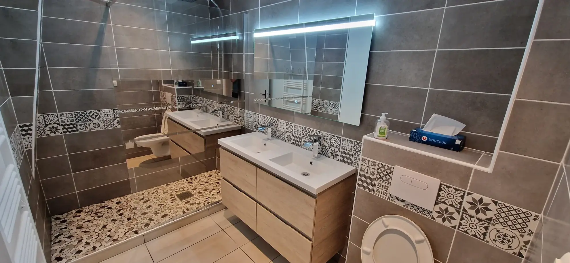 Appartement duplex de 76 m² avec garage aménagé à Avanne-Aveney