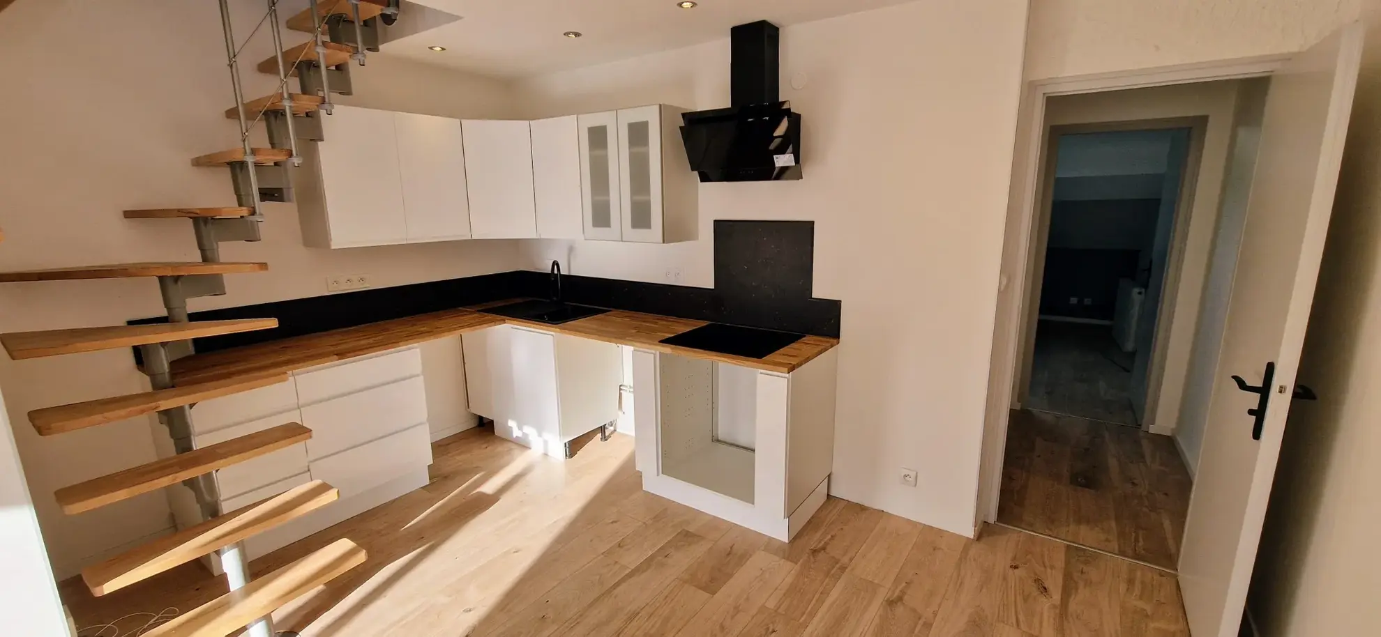 Appartement duplex de 76 m² avec garage aménagé à Avanne-Aveney 