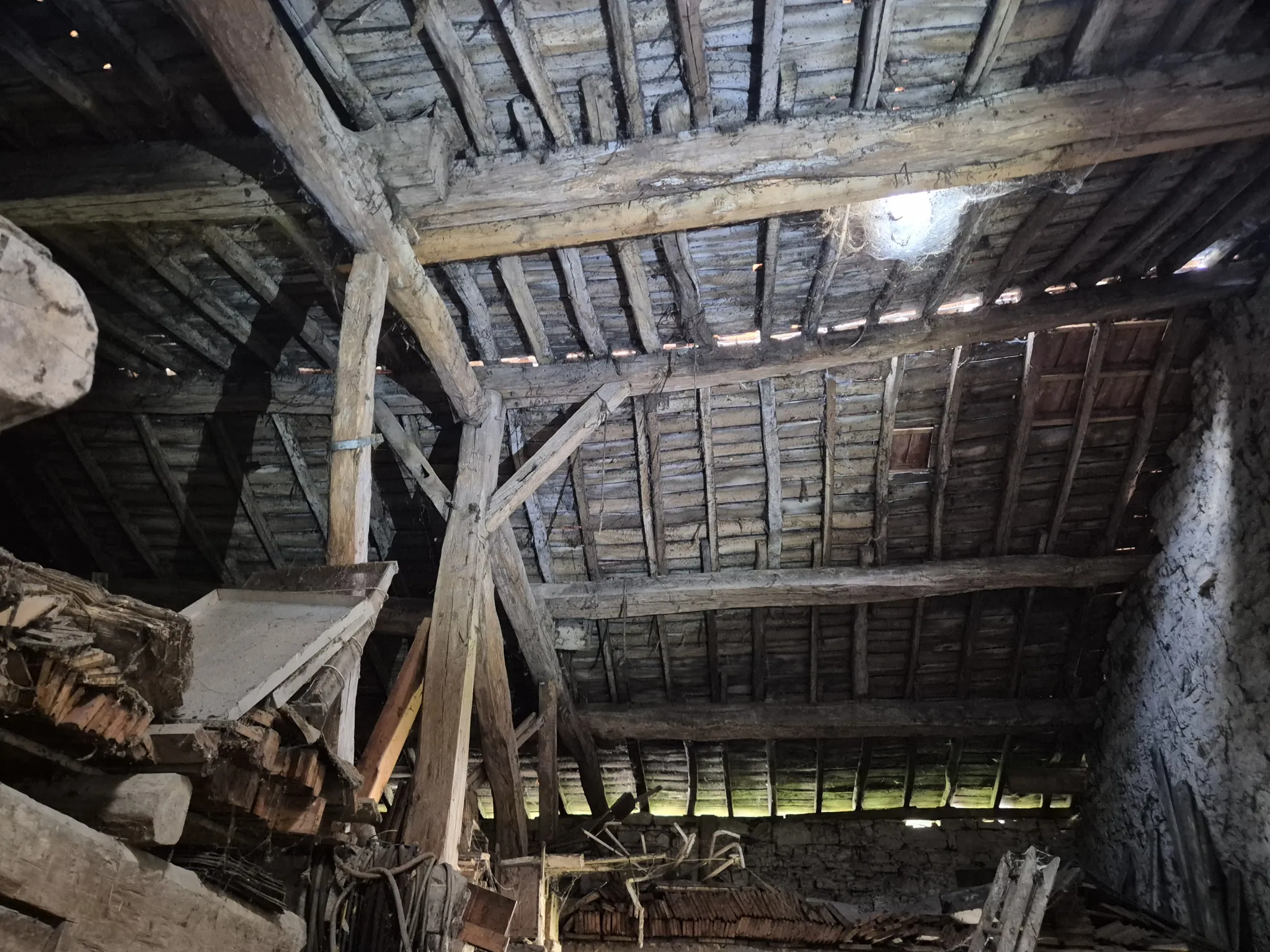 Maison de village de 82m² avec jardin et dépendances à Roches sur Marne 