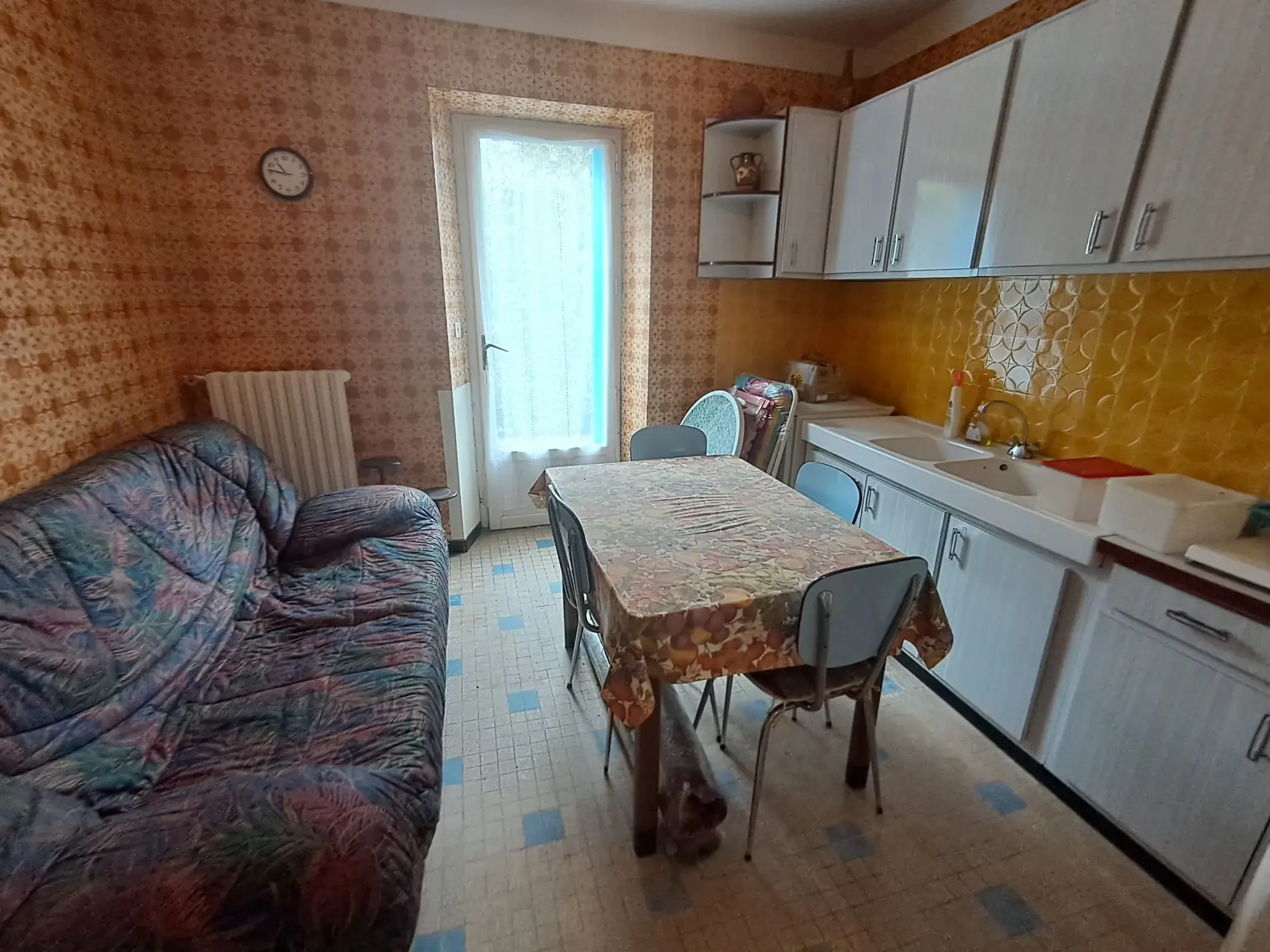 Maison à vendre avec appartement indépendant et grand potentiel à Saint-Rome de Cernon 