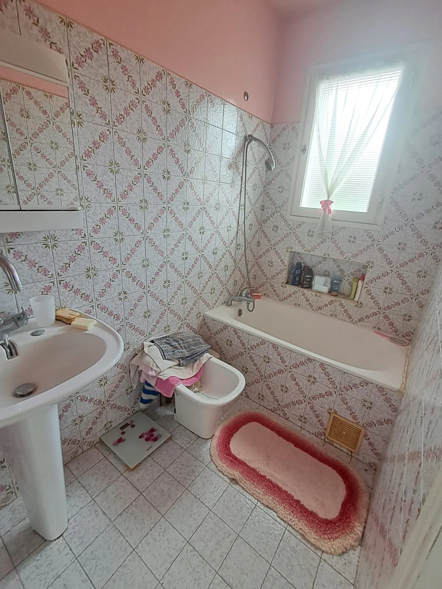 Maison à vendre avec appartement indépendant et grand potentiel à Saint-Rome de Cernon 