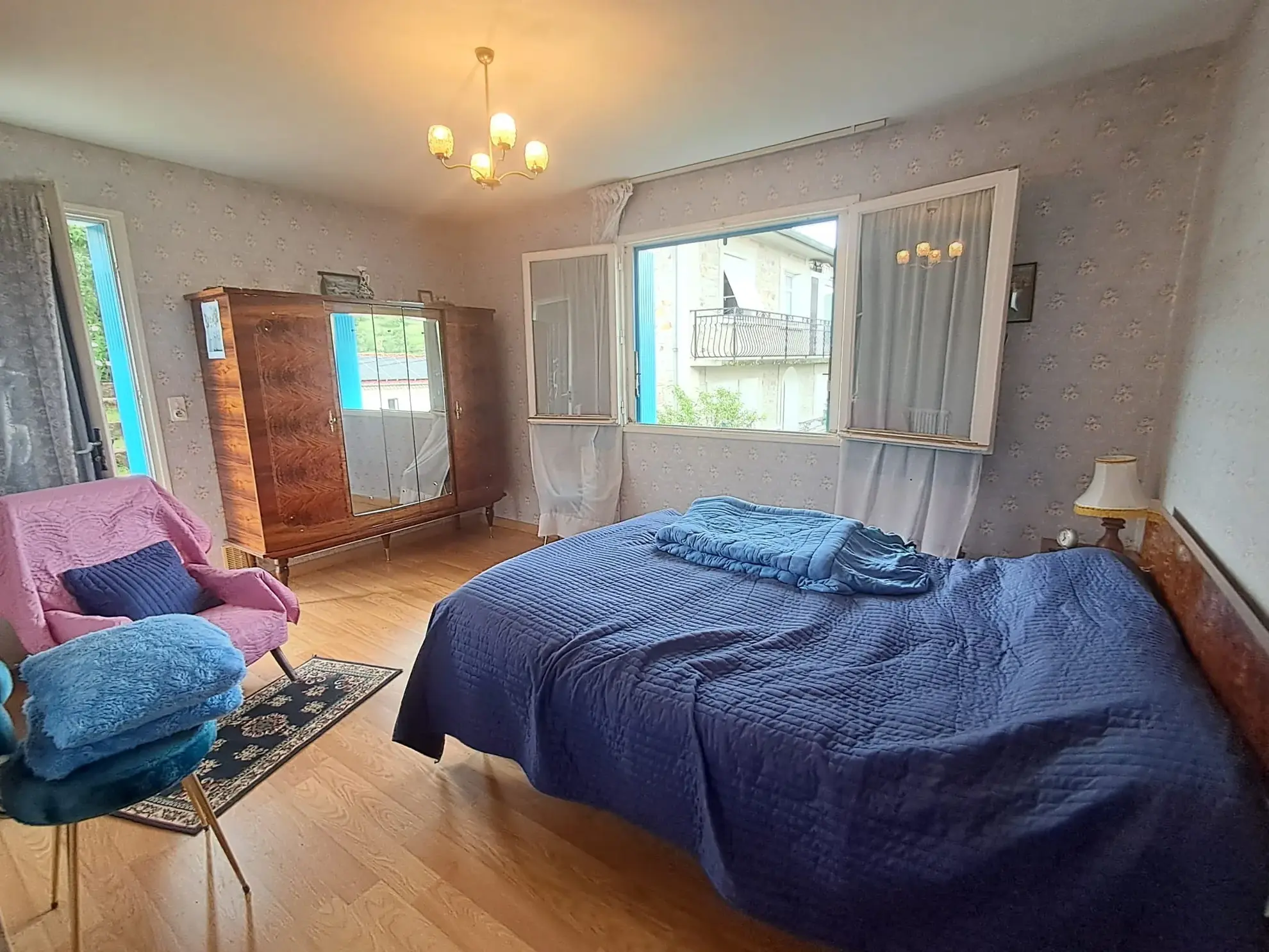 Maison à vendre avec appartement indépendant et grand potentiel à Saint-Rome de Cernon 