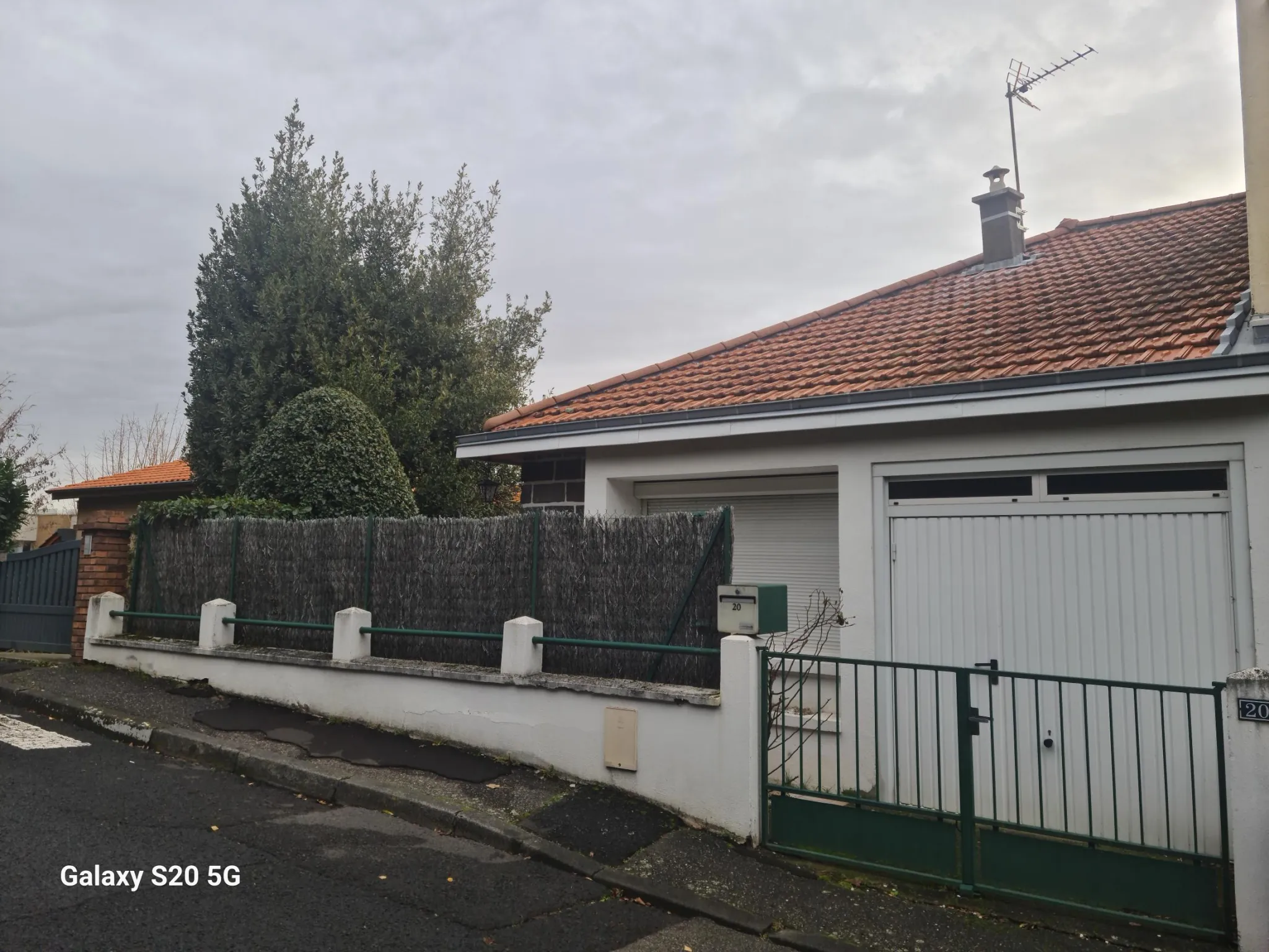 Maison à Royat avec vue exceptionnelle, garage, terrasse et jardin clos