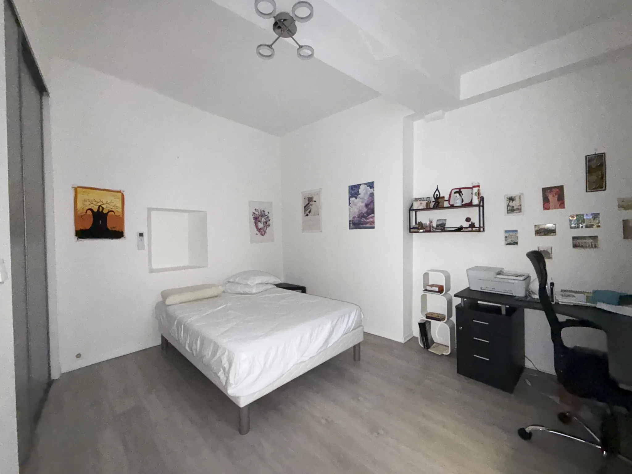 Appartement 2 pièces rénové avec cave au cœur de Nîmes 