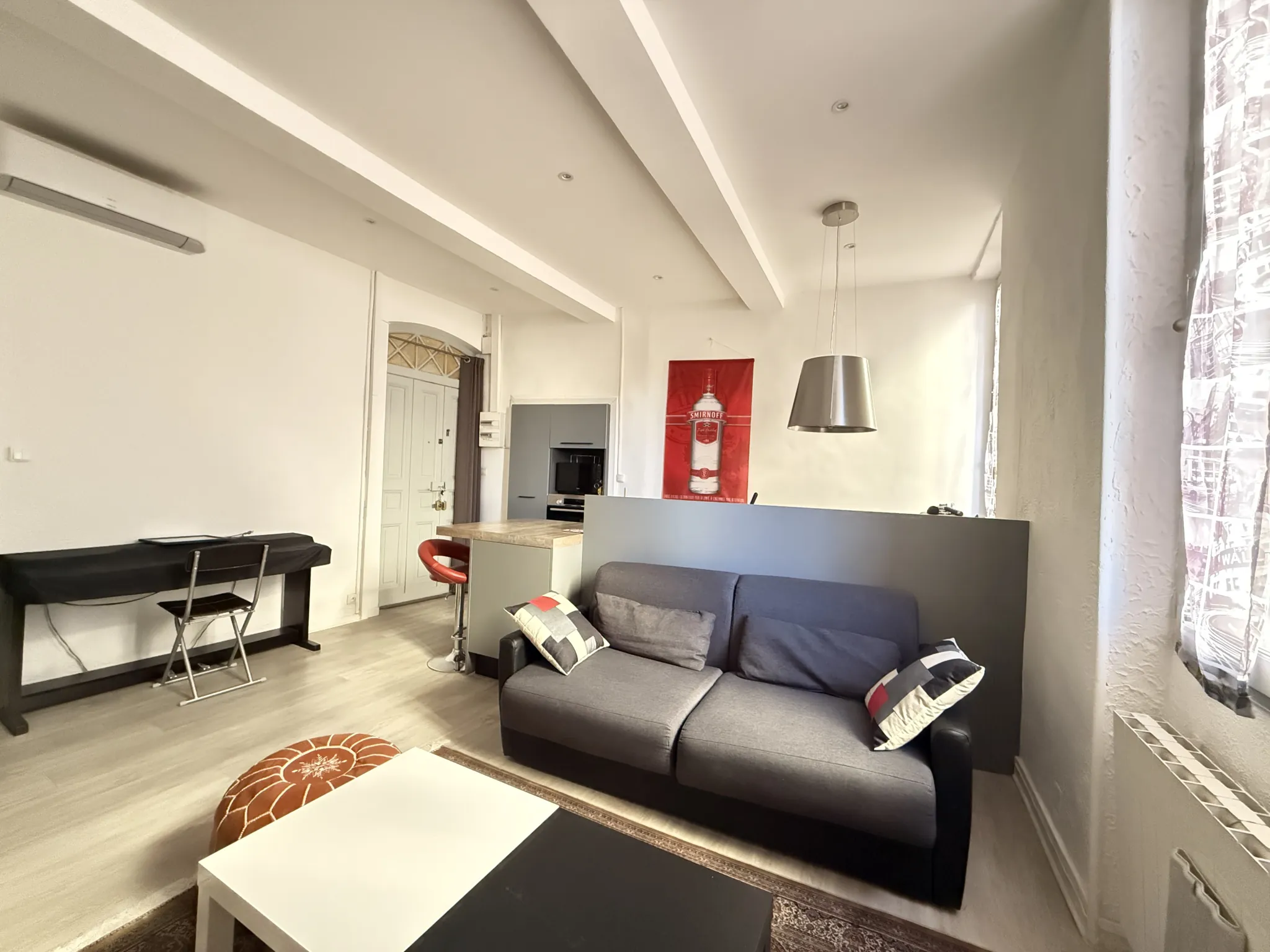 Appartement 2 pièces rénové avec cave au cœur de Nîmes 