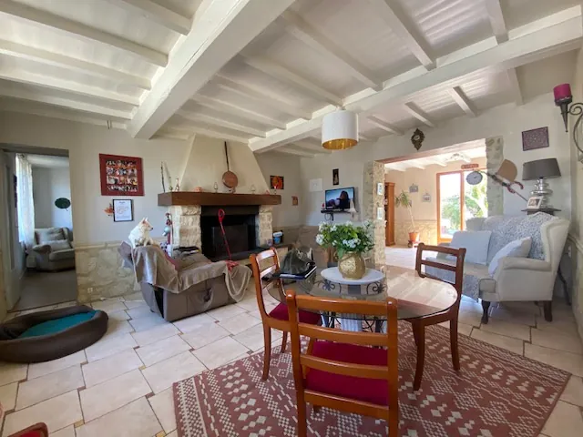 Charmante maison familiale de 131 m² avec grand jardin à Subles près de Bayeux