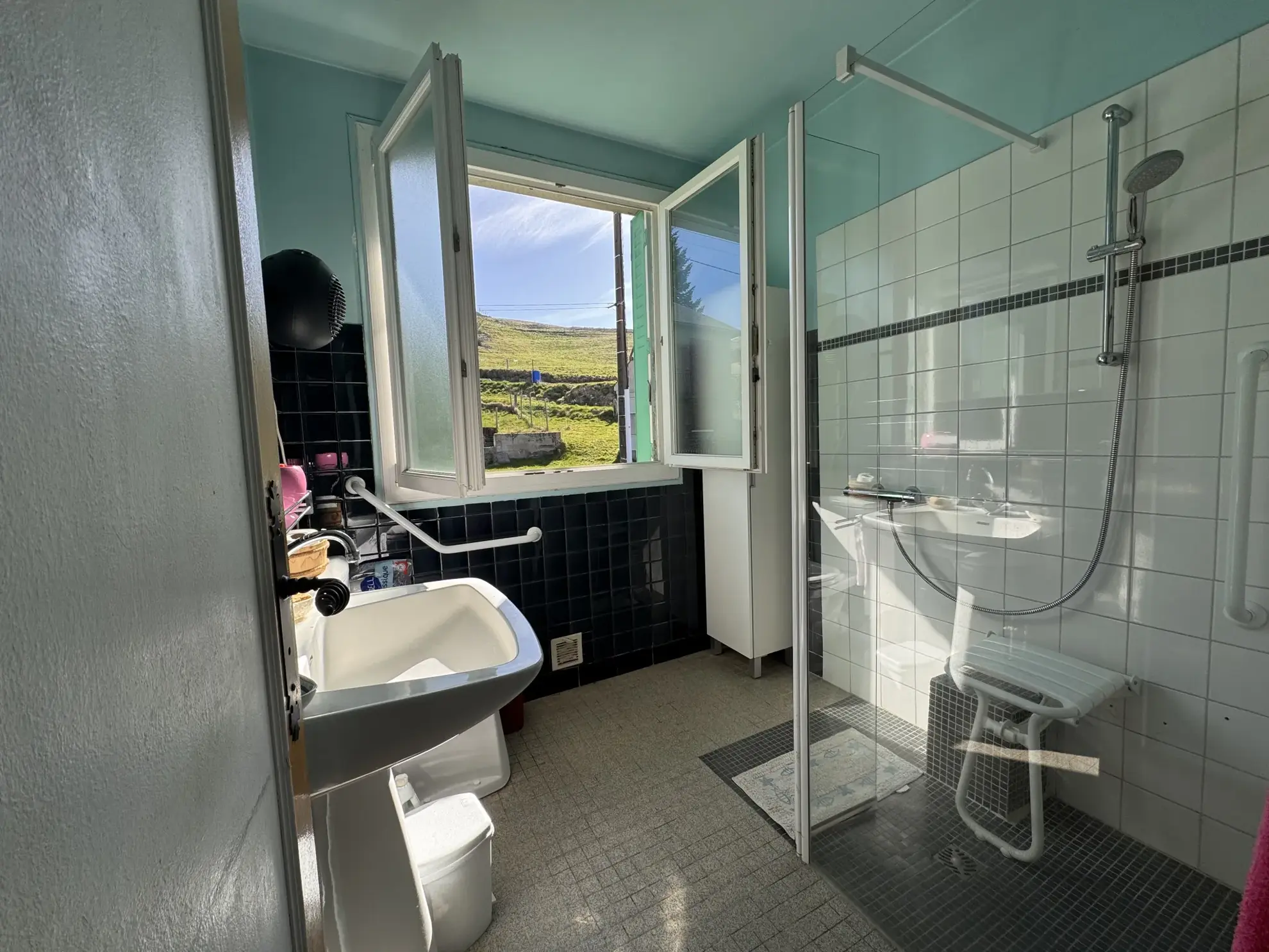 Maison à vendre sur les hauteurs d'Allanche avec 4 chambres et terrain de 586 m² 