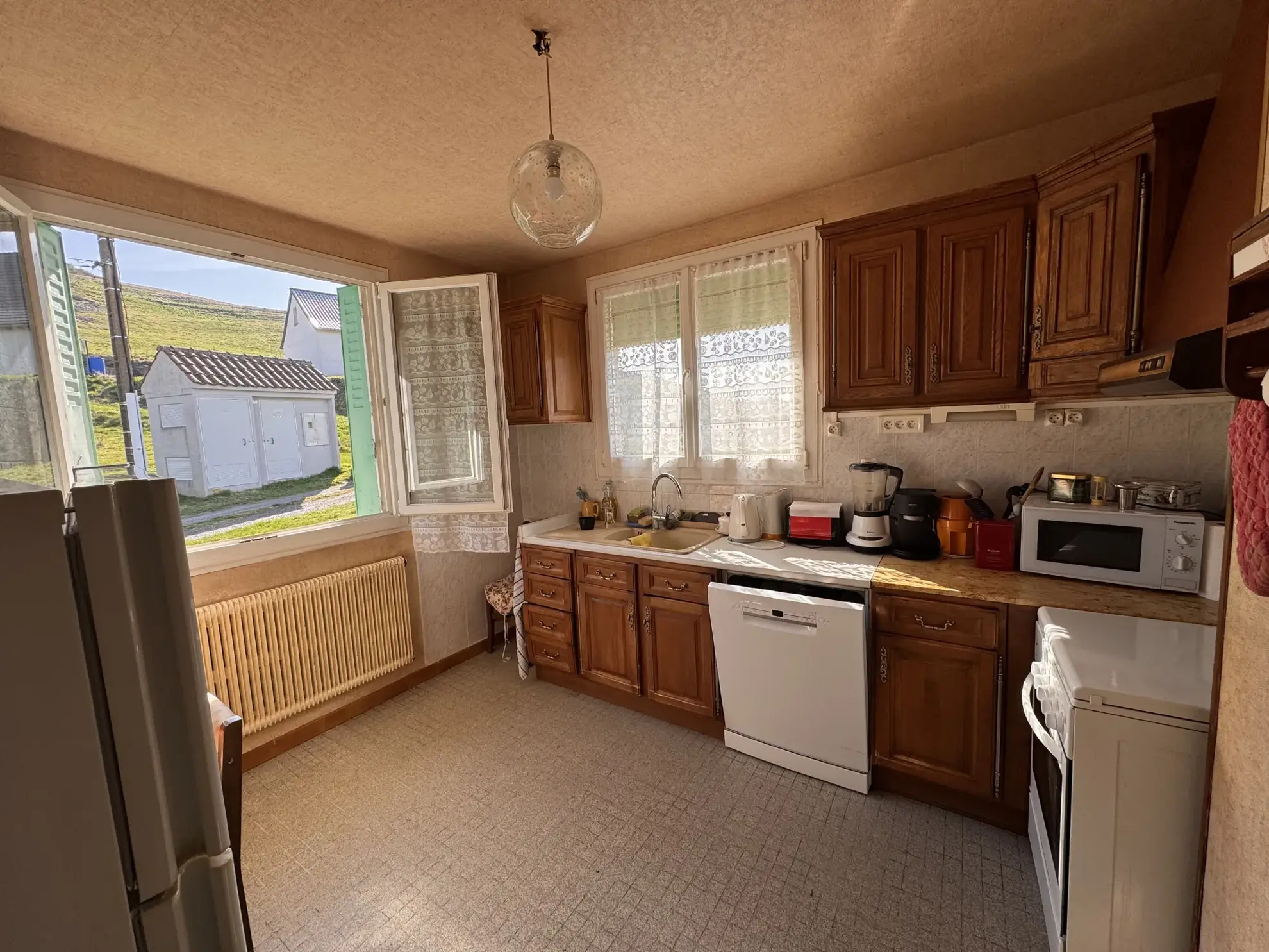 Maison à vendre sur les hauteurs d'Allanche avec 4 chambres et terrain de 586 m² 