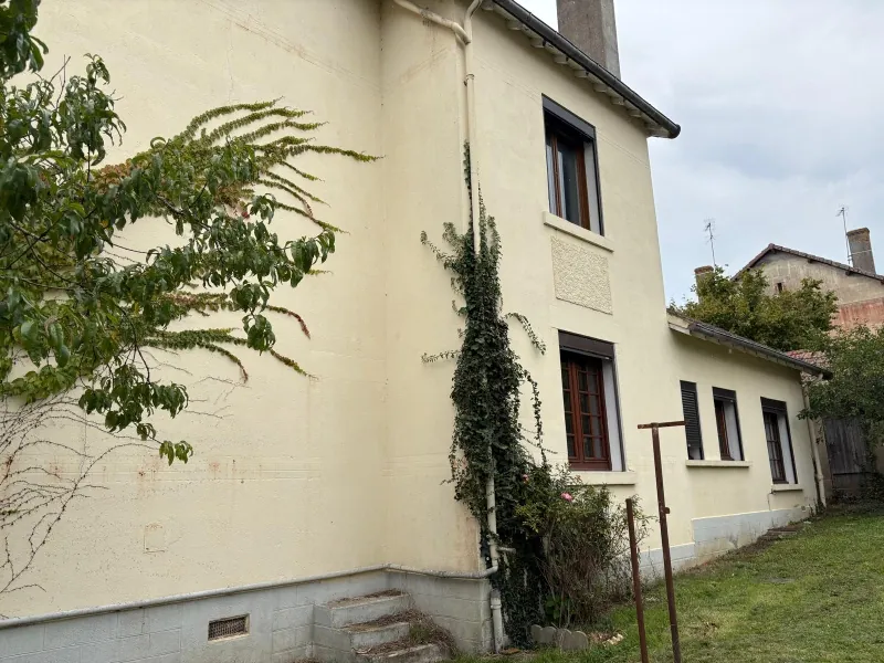 Maison indépendante avec 4 chambres, jardin et garage à Imphy proche de Nevers 
