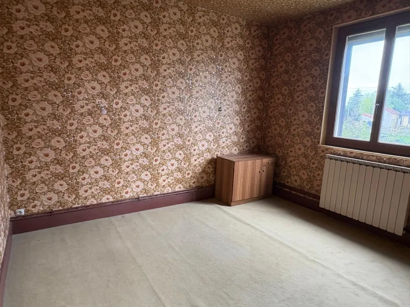 Maison indépendante avec 4 chambres, jardin et garage à Imphy proche de Nevers 