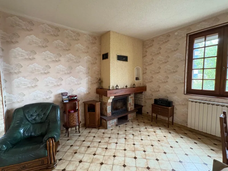 Maison indépendante avec 4 chambres, jardin et garage à Imphy proche de Nevers 