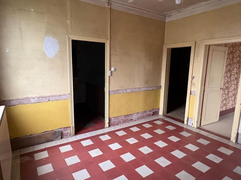 Maison indépendante avec 4 chambres, jardin et garage à Imphy proche de Nevers 