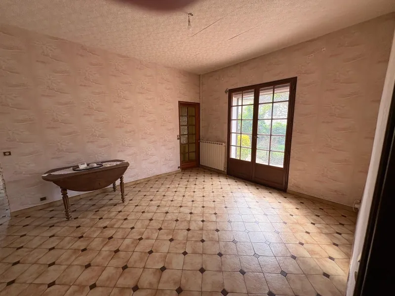 Maison indépendante avec 4 chambres, jardin et garage à Imphy proche de Nevers 