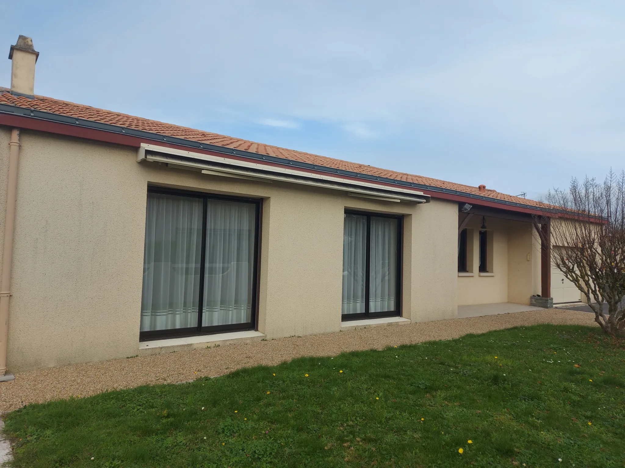 Maison de plain-pied 129 m² avec terrain à Mouchamps - 4 chambres et garage