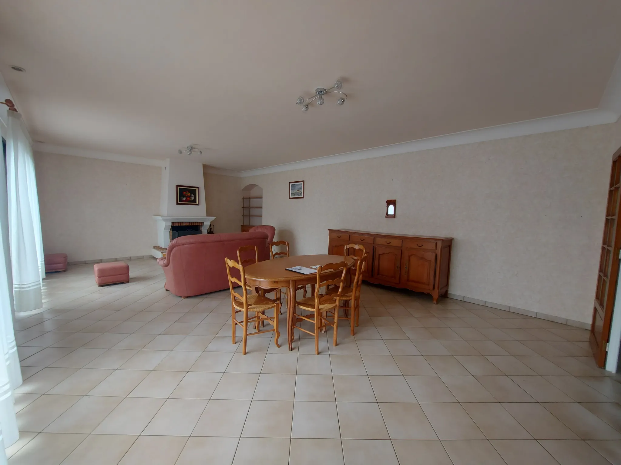 Maison de plain-pied 129 m² avec terrain à Mouchamps - 4 chambres et garage 