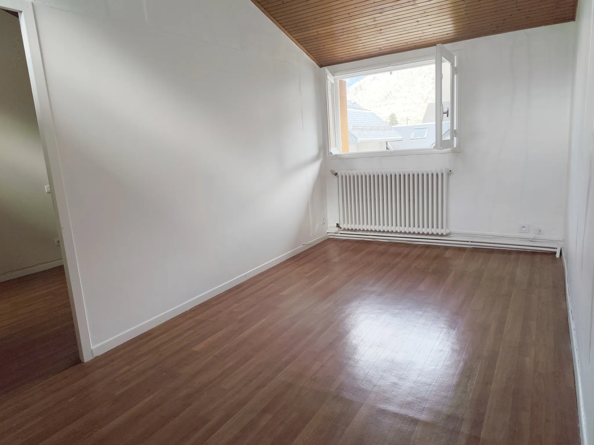 Appartement duplex lumineux 75 m² avec terrasses dans le centre de Bagnères-de-Luchon 