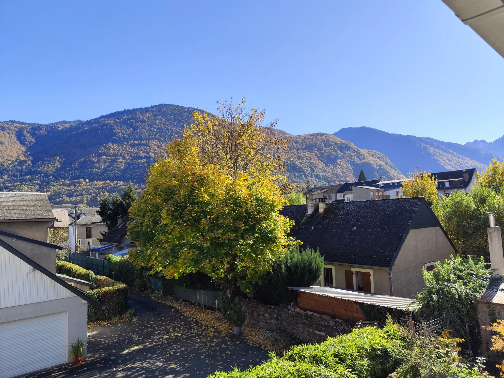 Appartement duplex lumineux 75 m² avec terrasses dans le centre de Bagnères-de-Luchon 
