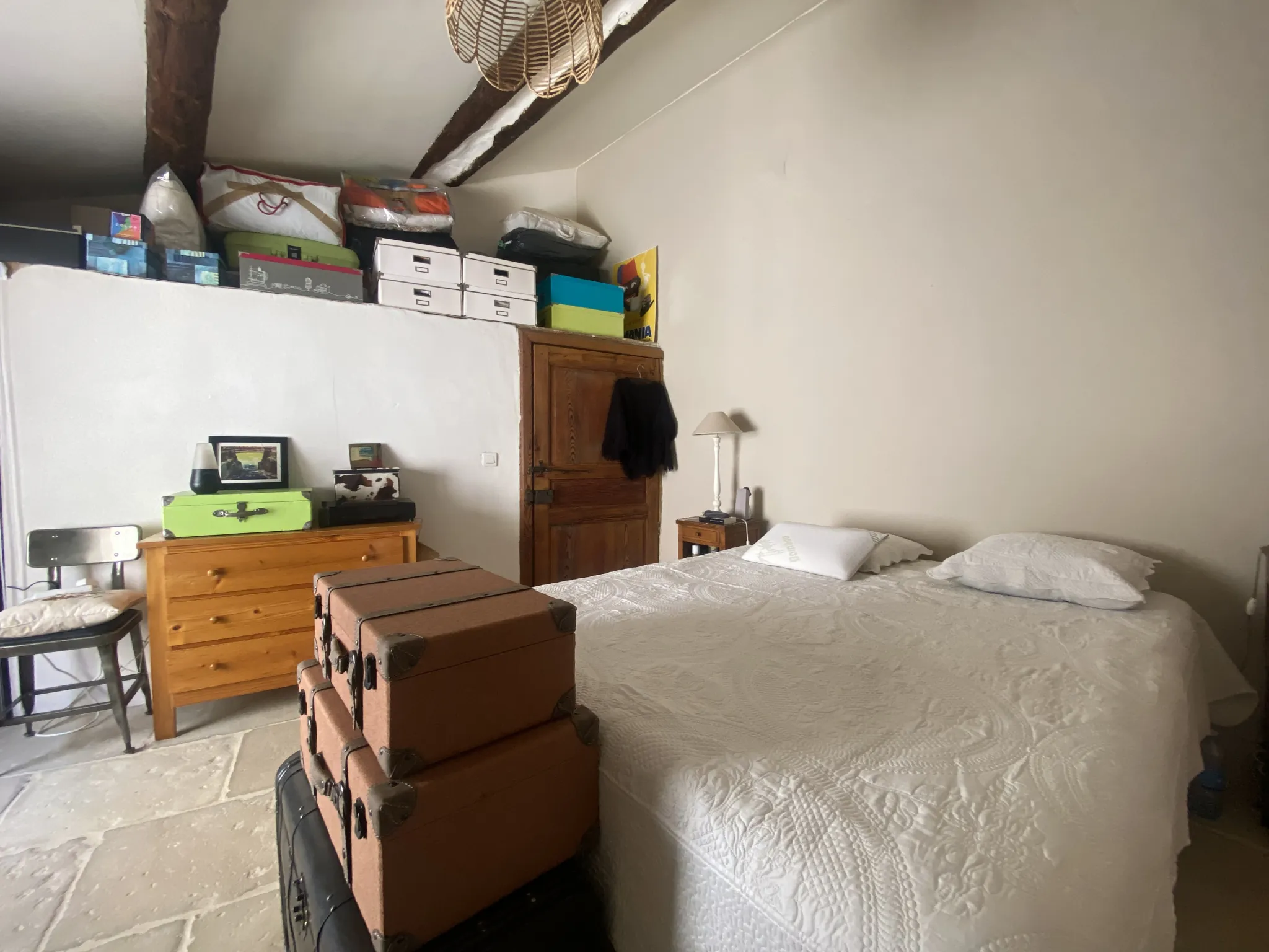 Maison de village à Meynes avec terrasse, garage et lumineux espace de vie 