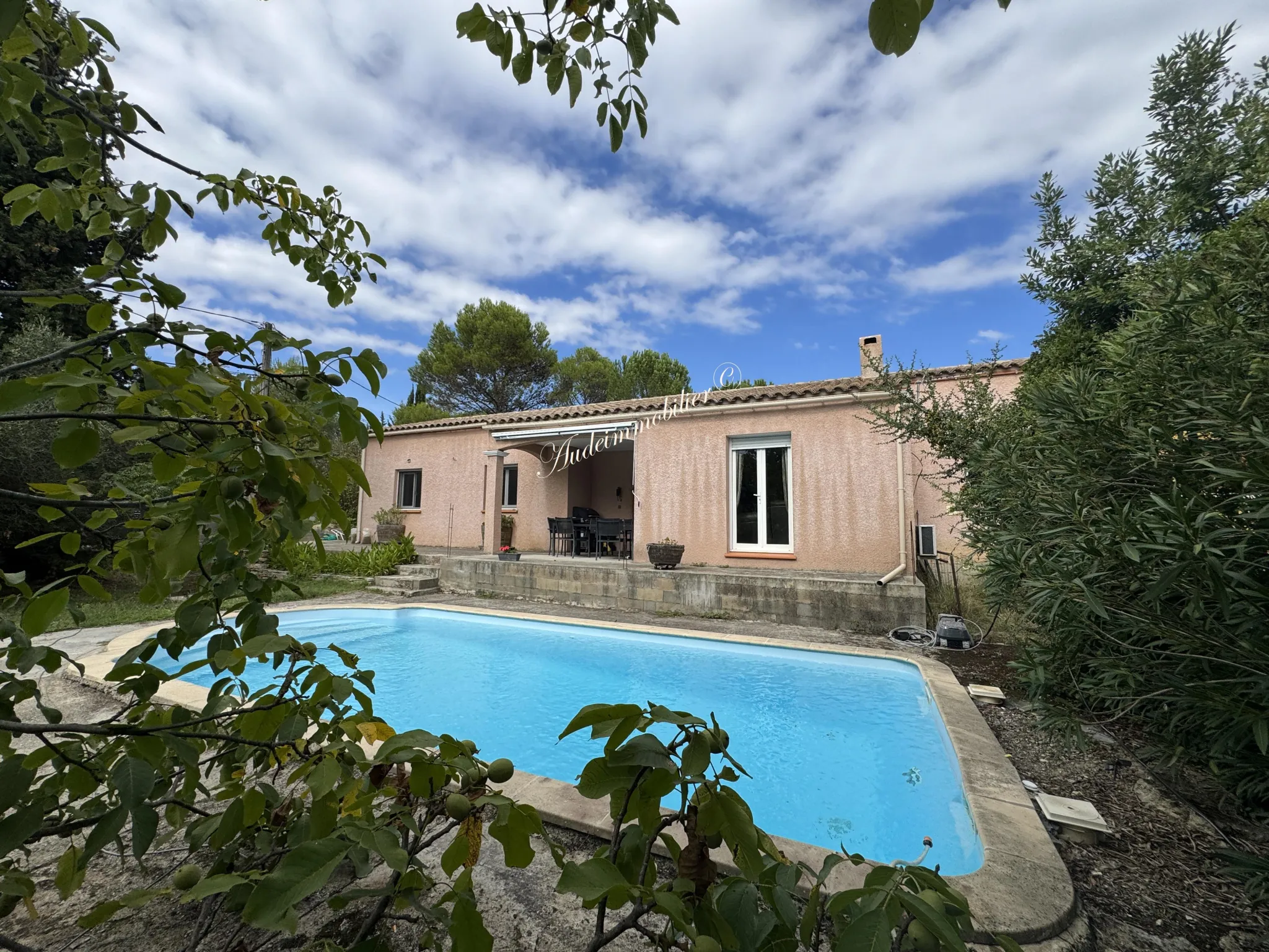 Villa de plain-pied avec piscine à Limoux – 4 chambres, beau terrain, environnement paisible