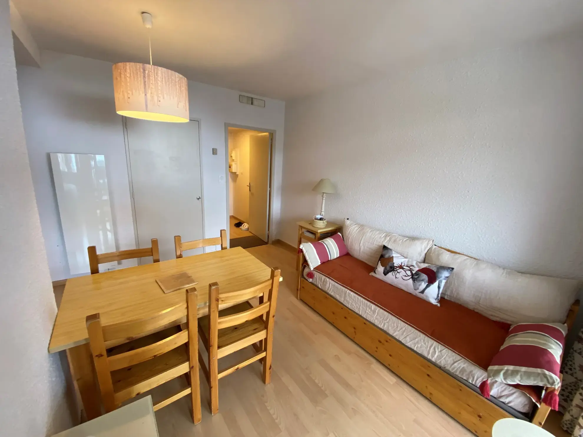 Appartement T1 à vendre à Saint Sorlin d'Arves, centre station, avec balcon ouest