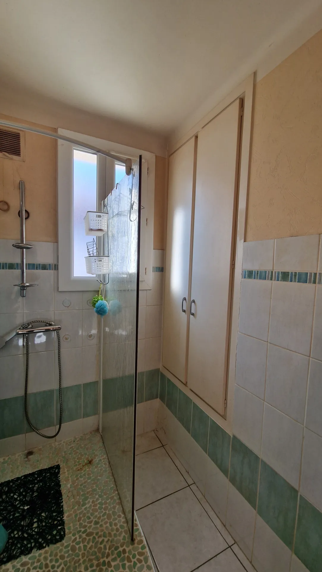 Villa indépendante à Millau de 119 m² avec terrain clos et travaux à prévoir 