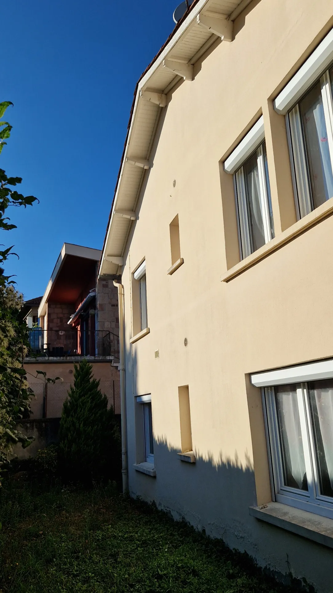 Villa indépendante à Millau de 119 m² avec terrain clos et travaux à prévoir 